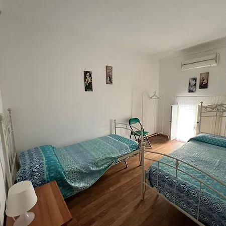 Siracusa Tribe House * Syracuse